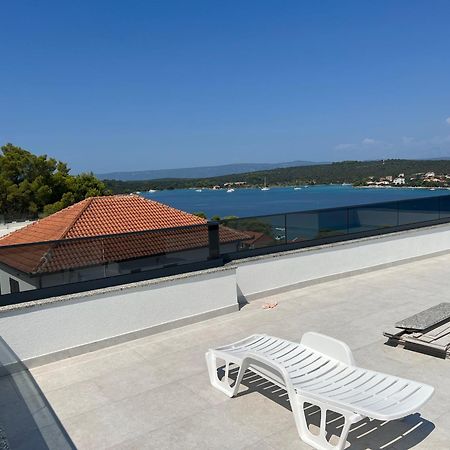 Heart Of Loviste Apartment Exterior photo