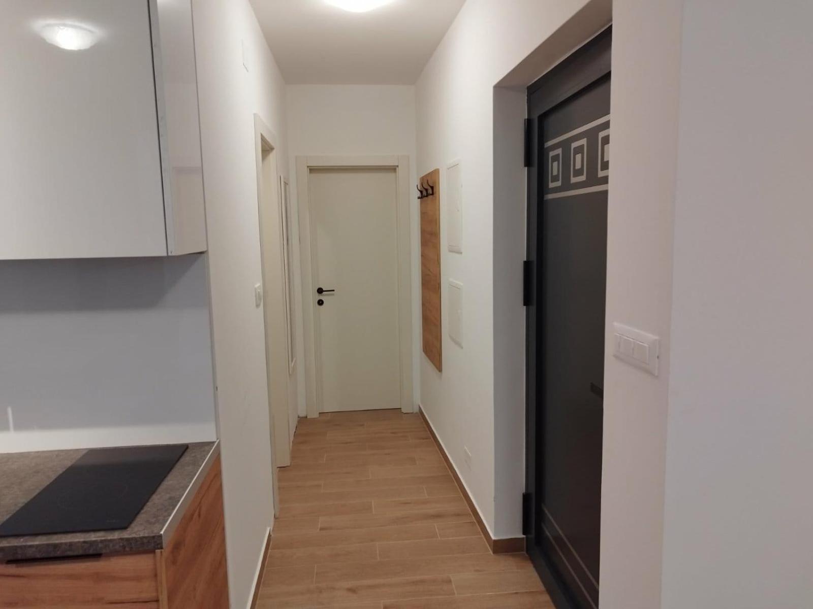 Heart Of Loviste Apartment Exterior photo