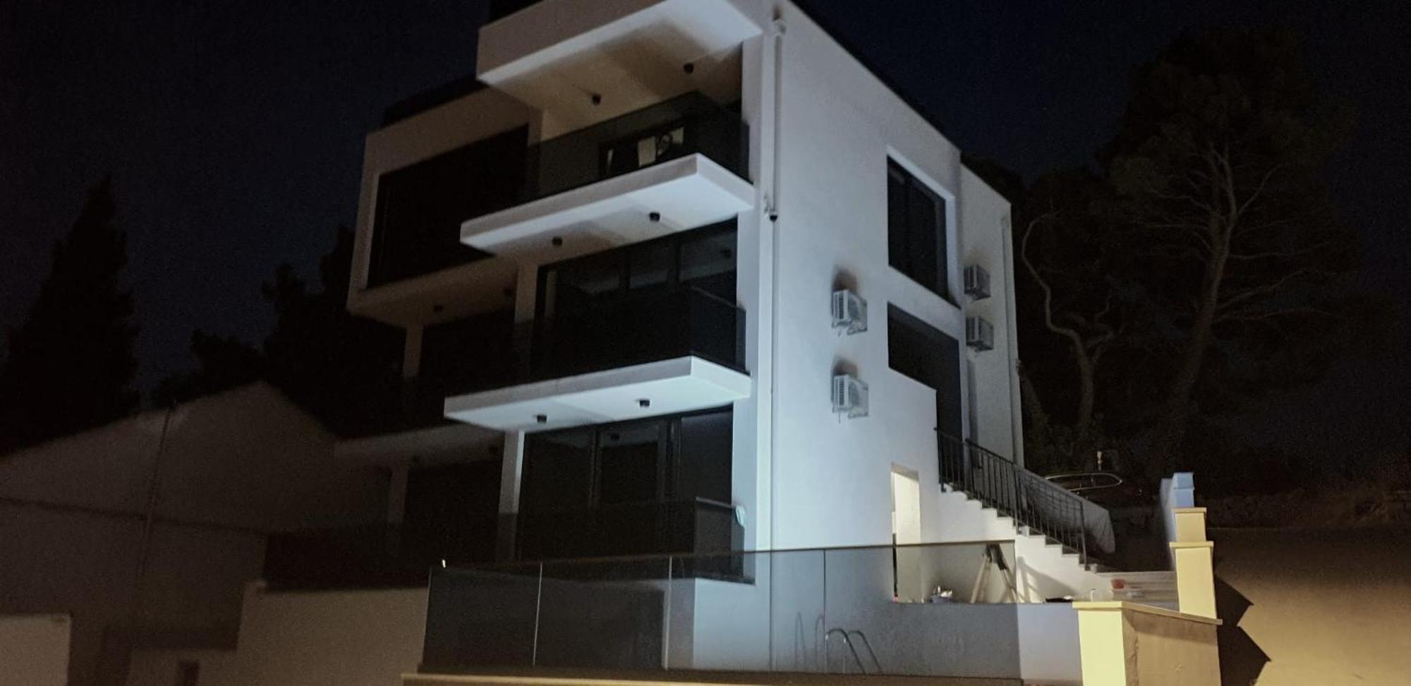 Heart Of Loviste Apartment Exterior photo